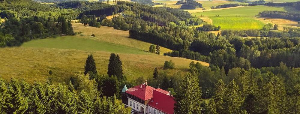 Poznejte krásné kouty České republiky! Penziony Police nad Metují nabízejí ubytování pro jednotlivce, páry i rodiny s dětmi